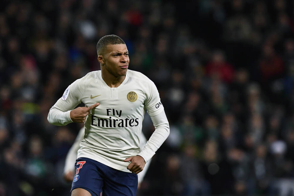 美股收盘：三大指数携手三连跌 金属上涨潮卷土重来